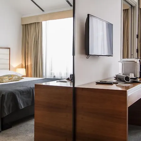 Atrium 5*