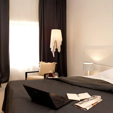 Atrium 5*