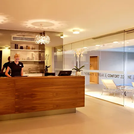Atrium 5*