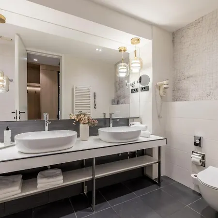 Готель Atrium 5*
