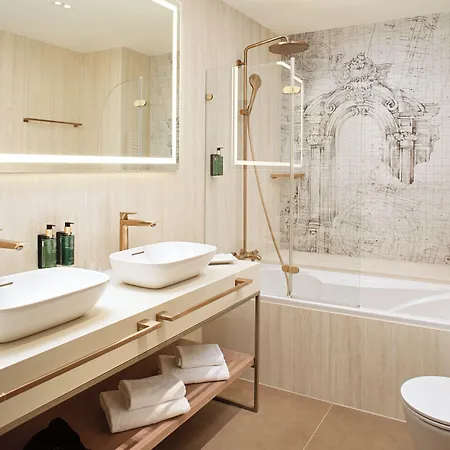 Atrium 5*